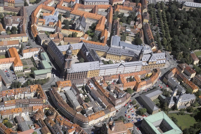 Luftbild der Alten Universität
